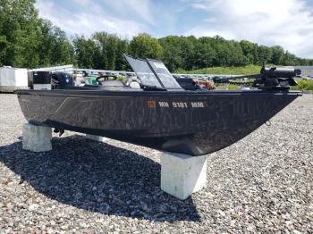  Salvage Crestliner Boat
