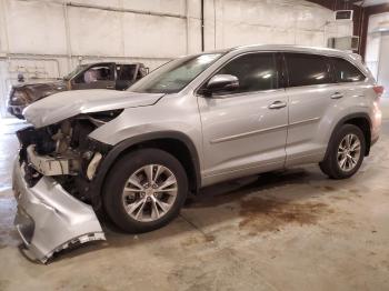  Salvage Toyota Highlander
