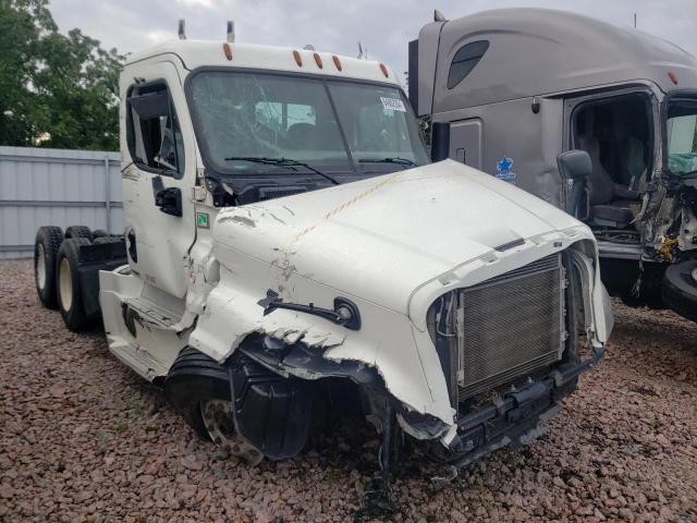  Salvage Freightliner Cascadia 1