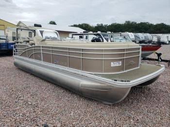  Salvage Bennington Marine 2375 R Series