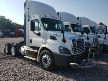  Salvage Freightliner Cascadia 1