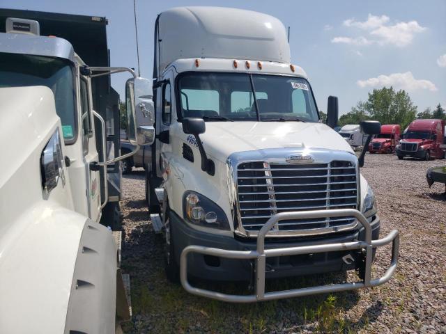  Salvage Freightliner Cascadia 1