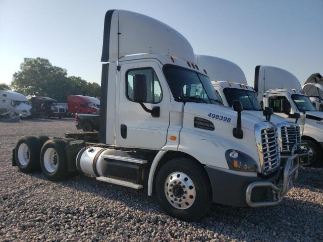  Salvage Freightliner Cascadia 1