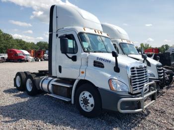  Salvage Freightliner Cascadia 1
