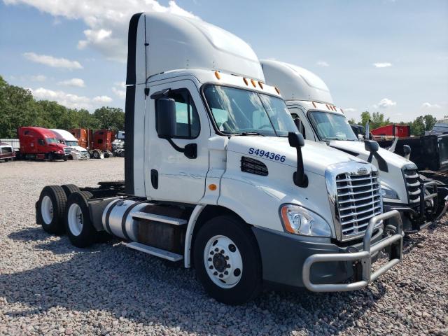  Salvage Freightliner Cascadia 1