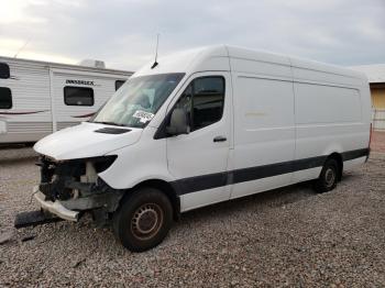  Salvage Mercedes-Benz Sprinter