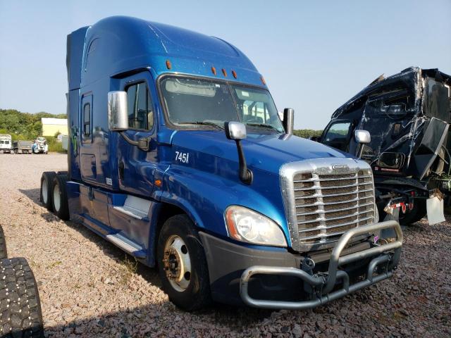  Salvage Freightliner Cascadia 1