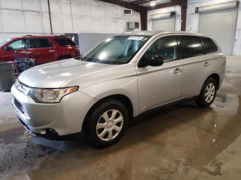  Salvage Mitsubishi Outlander