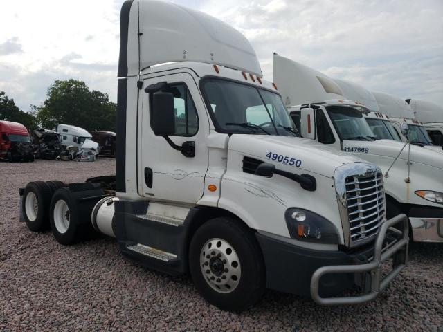  Salvage Freightliner Cascadia 1
