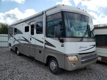  Salvage Workhorse Custom Cha Motorhome