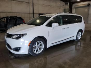  Salvage Chrysler Pacifica