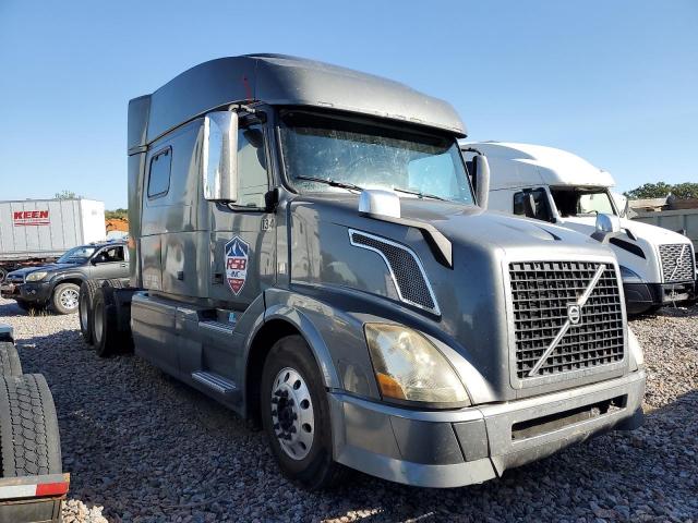  Salvage Volvo Vnl