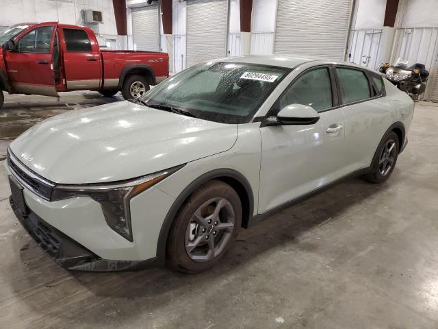  Salvage Kia K4 Lx