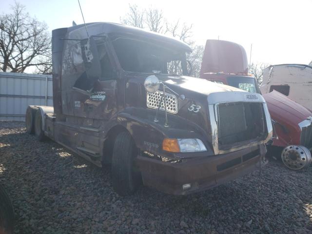  Salvage Volvo Vn