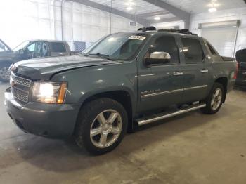  Salvage Chevrolet Avalanche