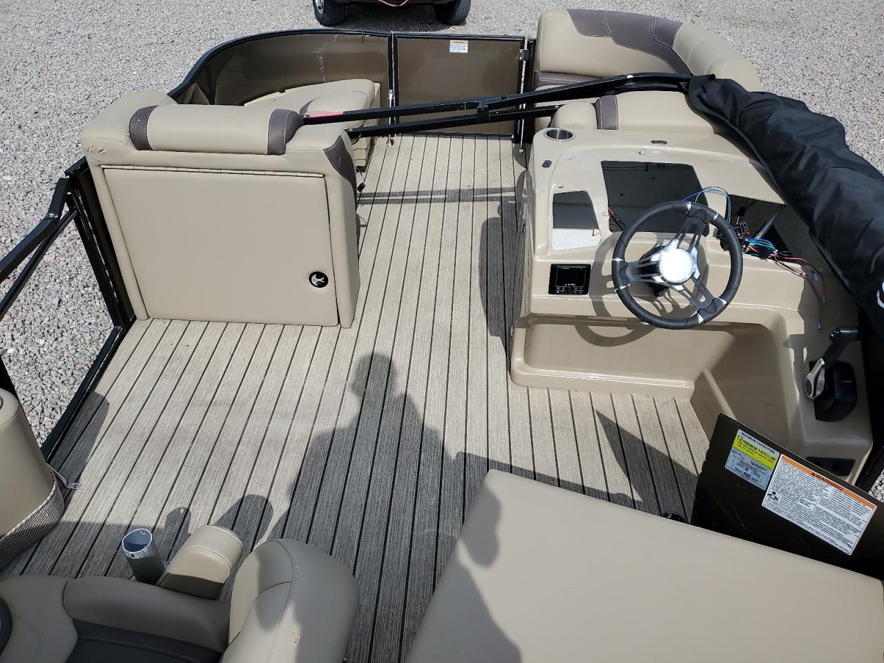 Sylvan Pontoon Image 8