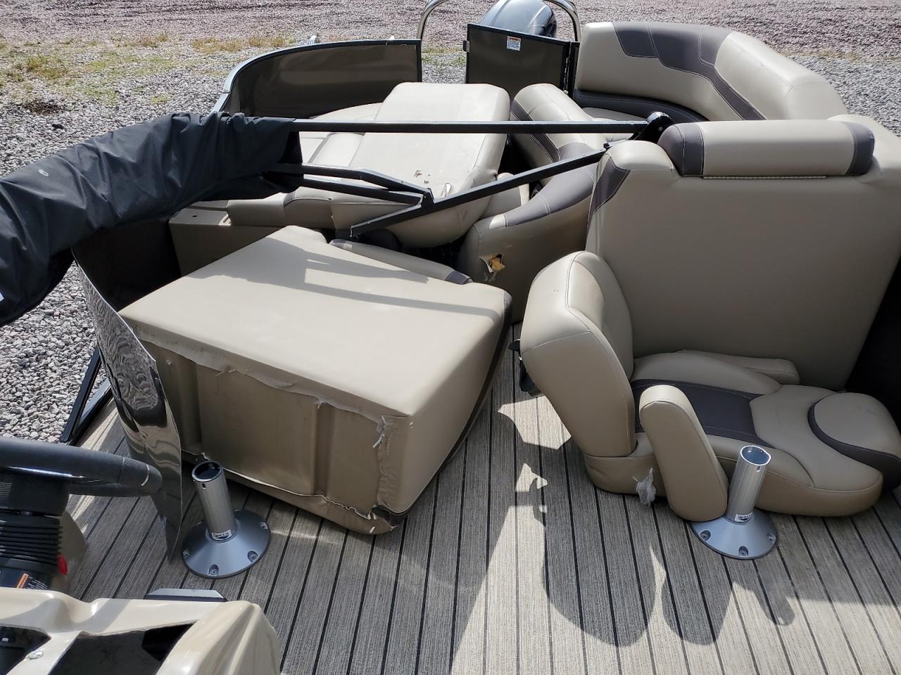 Sylvan Pontoon Image 10