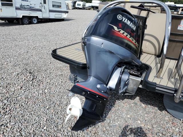 Sylvan Pontoon Image 3