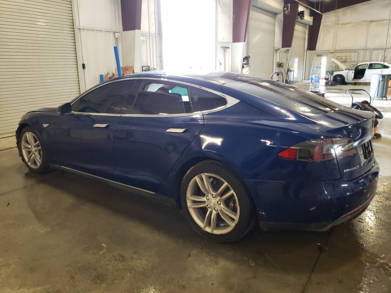 Tesla Model S 70d Image 3