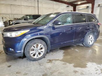  Salvage Toyota Highlander
