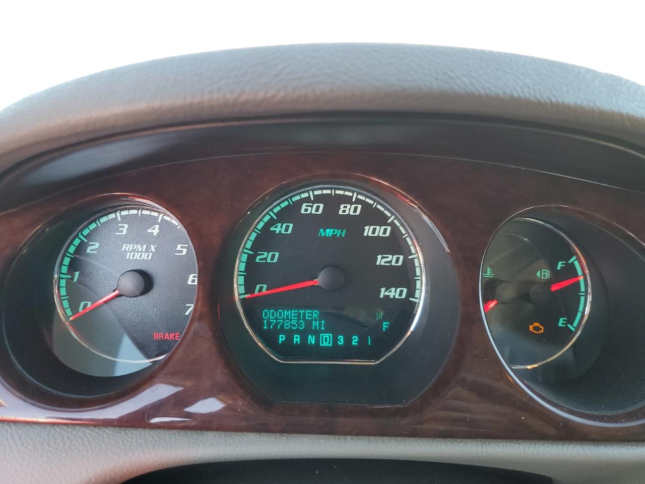 Buick Lucerne Cxl Image 12