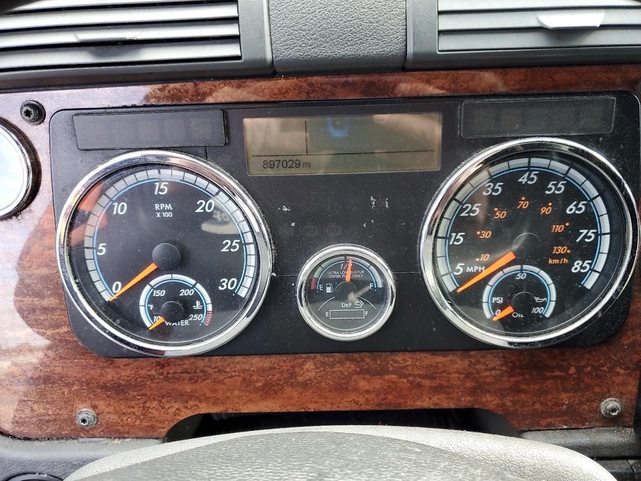 Freightliner Cascadia 1 Image 2