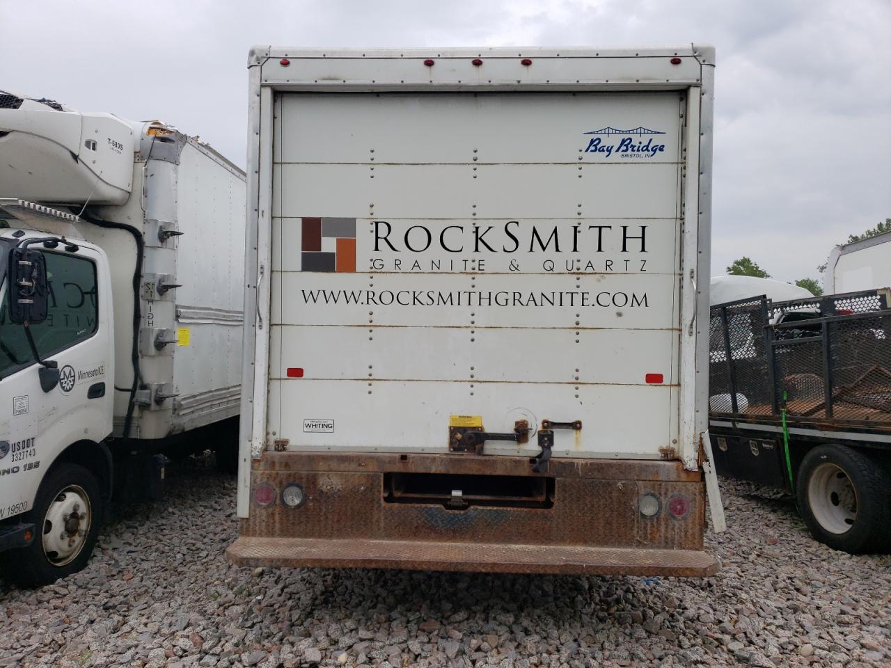 Ford Econoline E350 Super Duty Cutaway Van Image 9