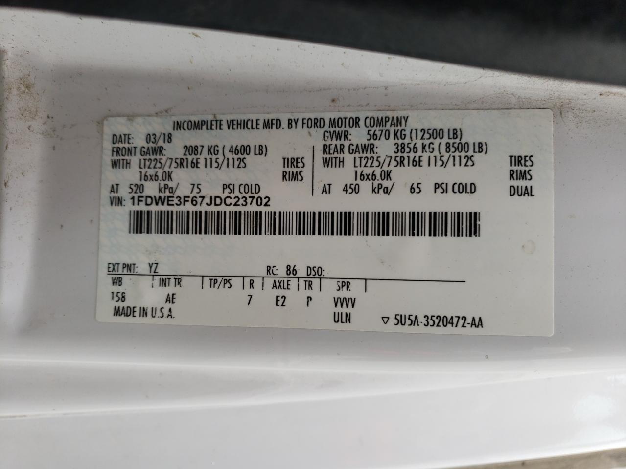 Ford Econoline E350 Super Duty Cutaway Van Image 2