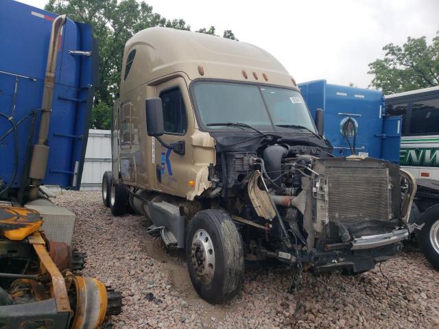  Salvage Freightliner Cascadia 1