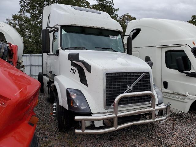  Salvage Volvo Vnl
