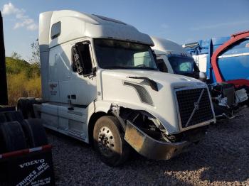  Salvage Volvo Vnl