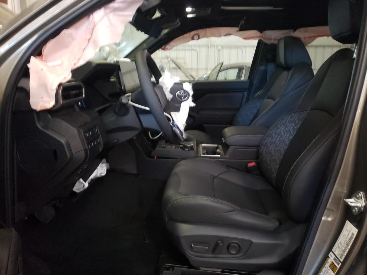 Toyota Tacoma Double Cab Image 7