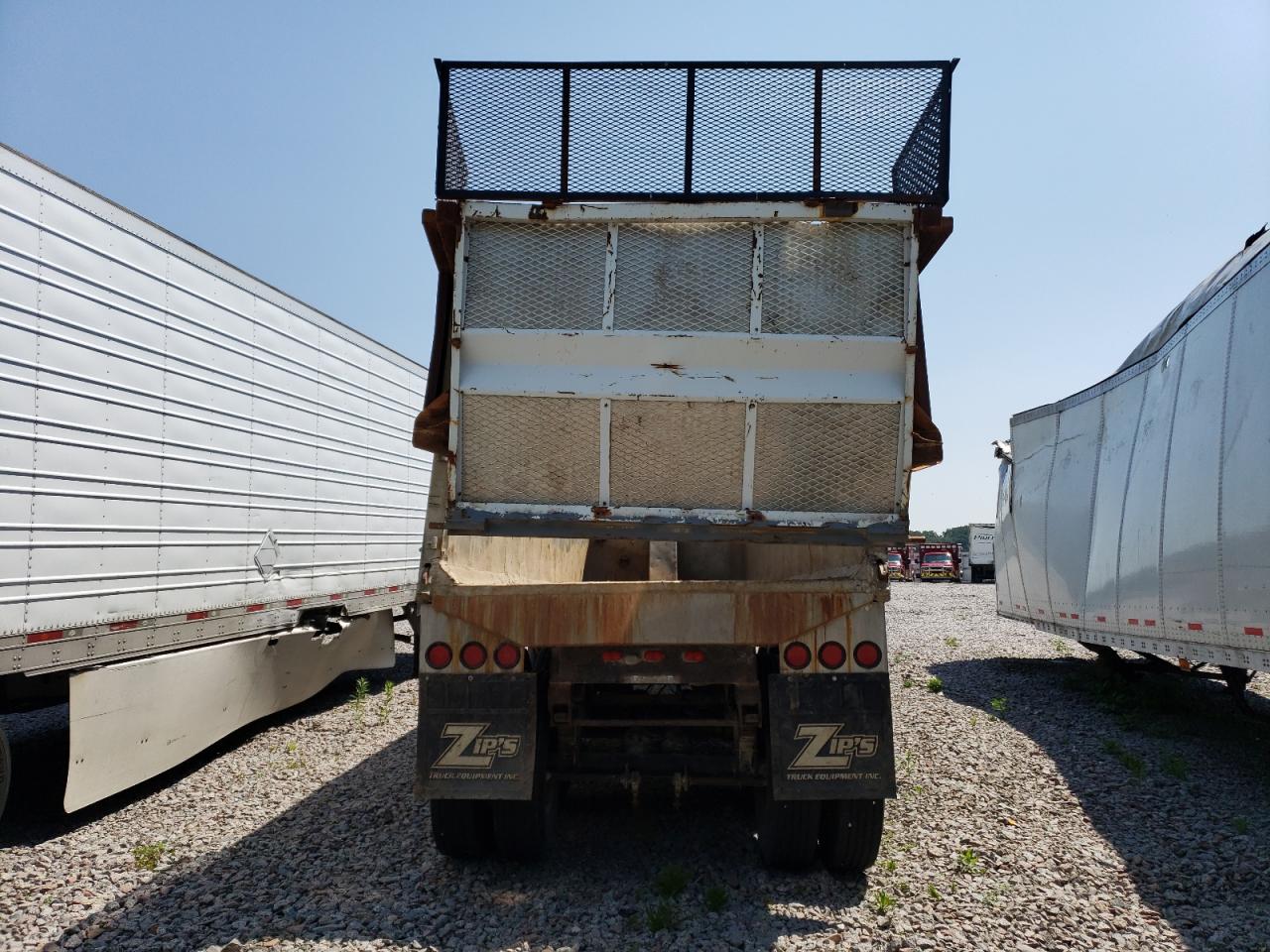 Dump Trailer Image 8