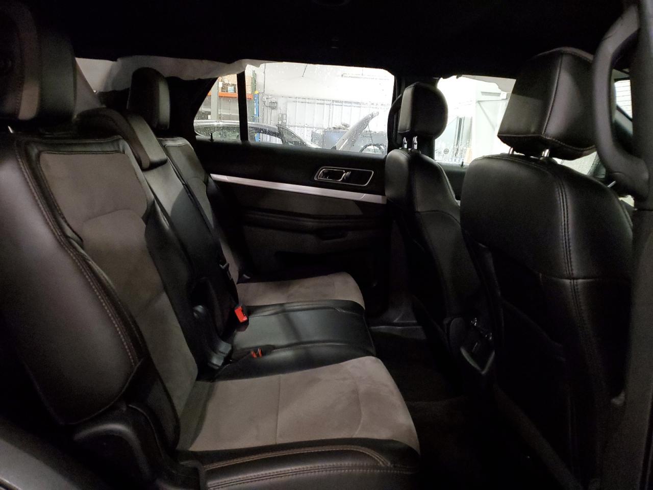 Ford Explorer Xlt Image 3