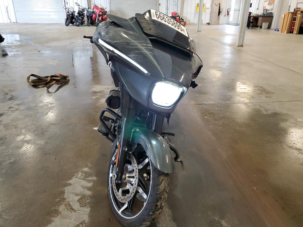 Harley-Davidson Fl Image 3