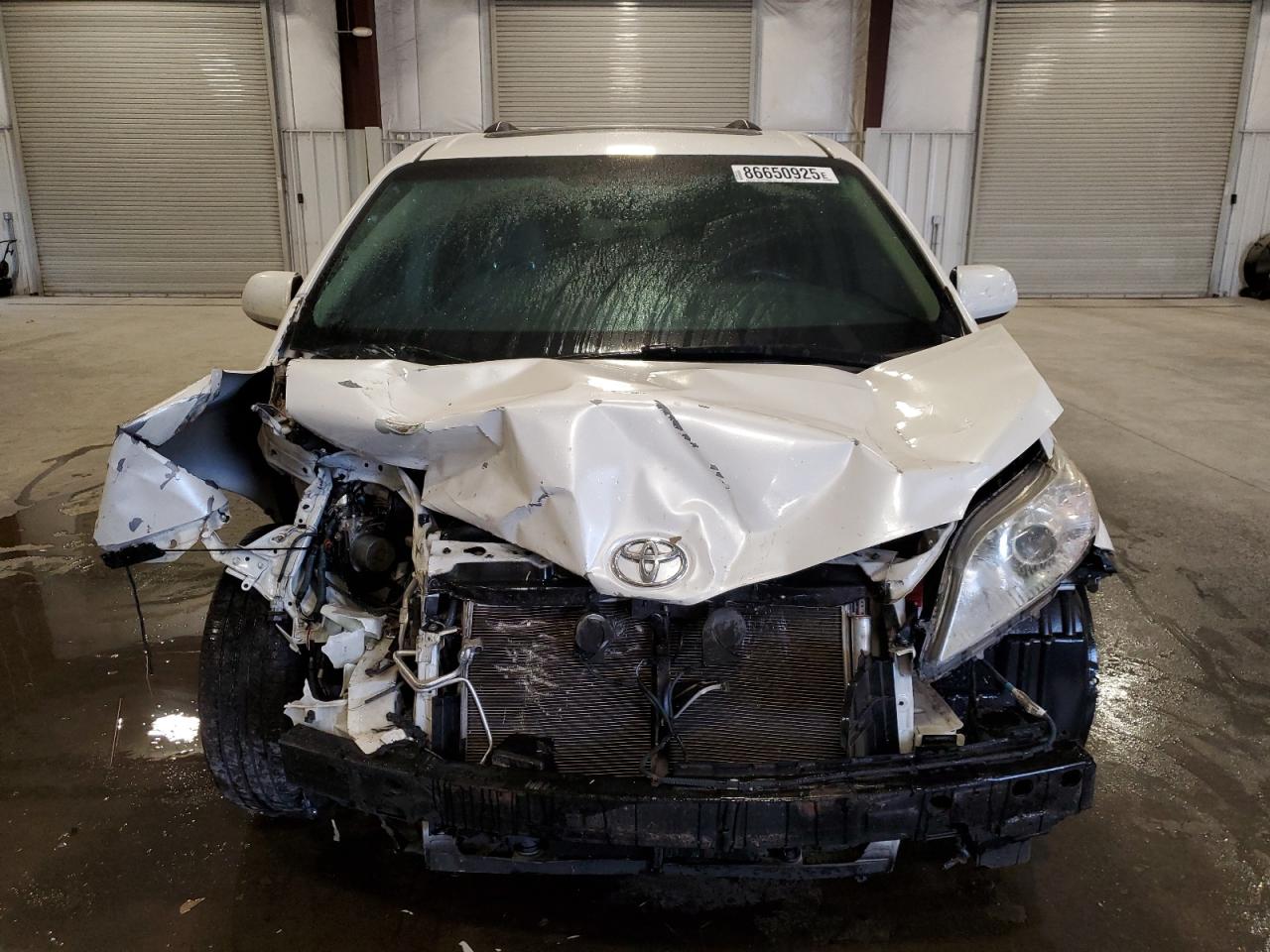 Toyota Sienna Xle Image 8