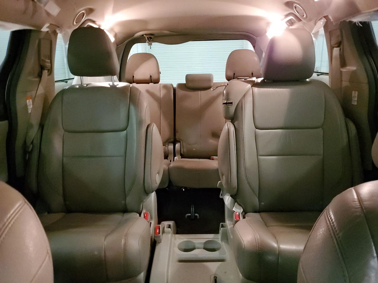 Toyota Sienna Xle Image 7