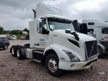  Salvage Volvo Vnr