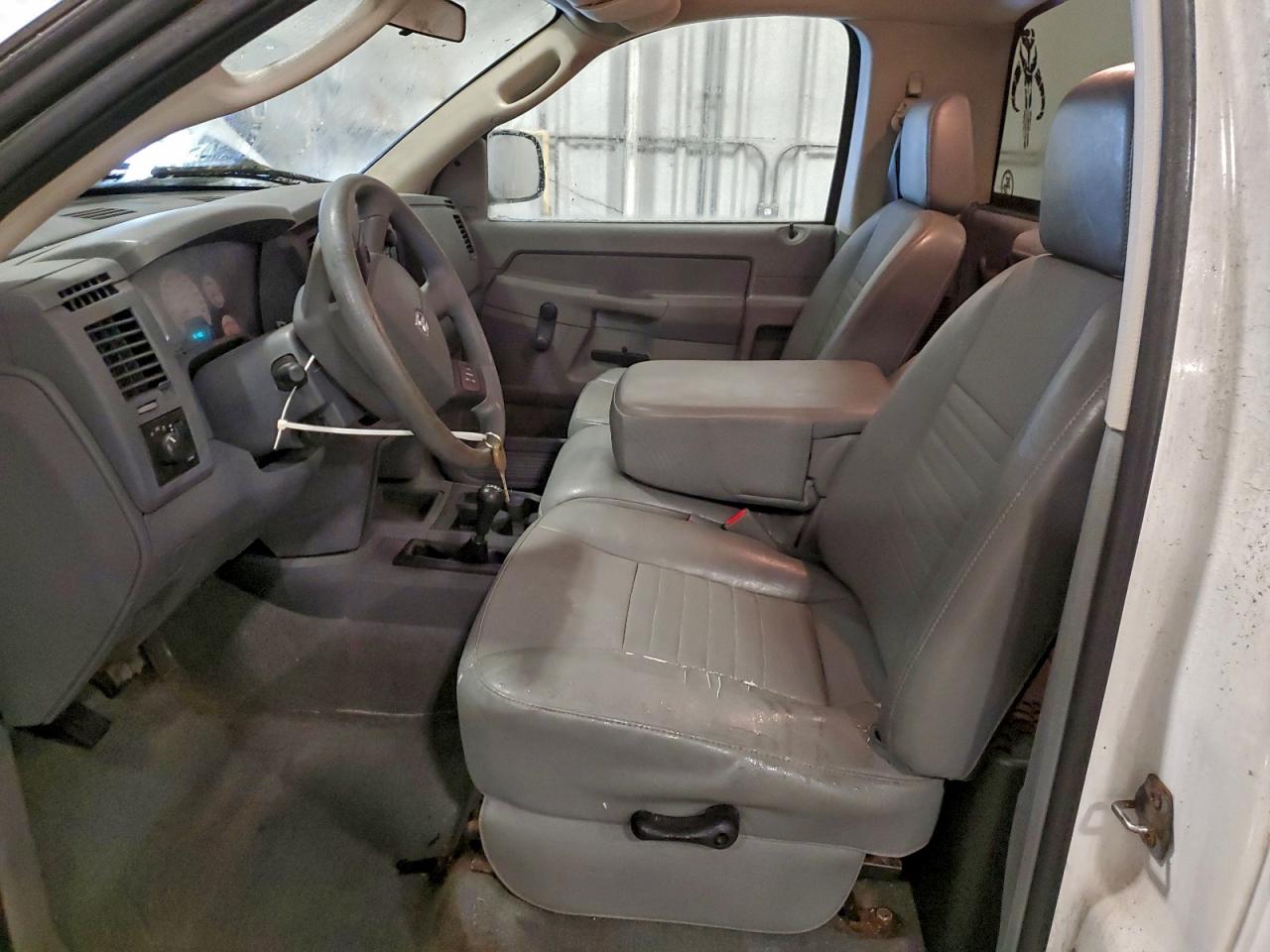 Dodge Ram 2500 St Image 5