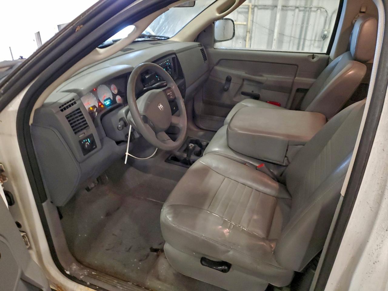 Dodge Ram 2500 St Image 7