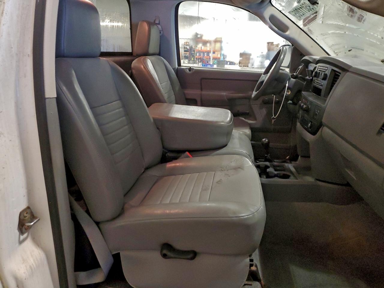 Dodge Ram 2500 St Image 10