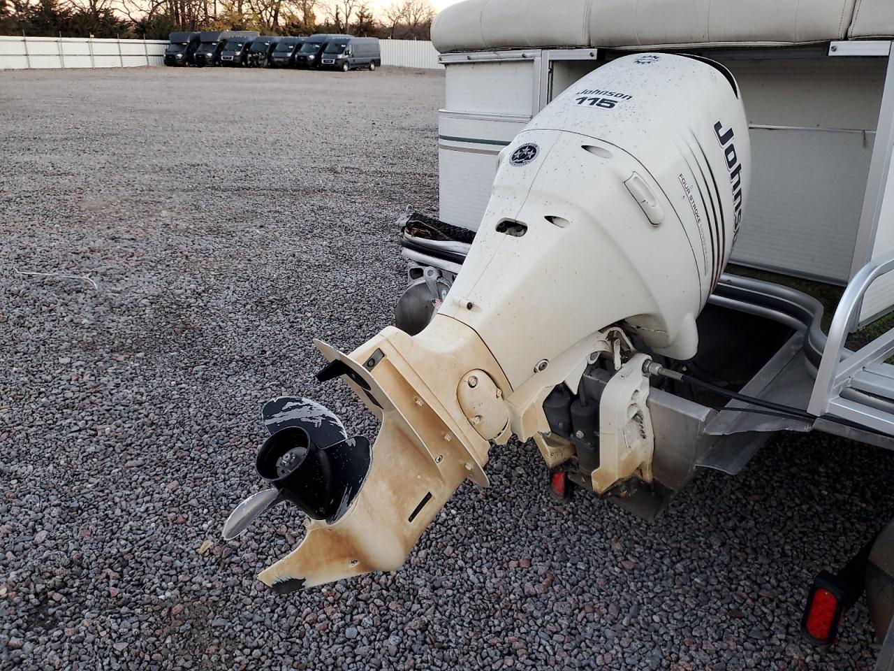 Other Pontoon Image 6