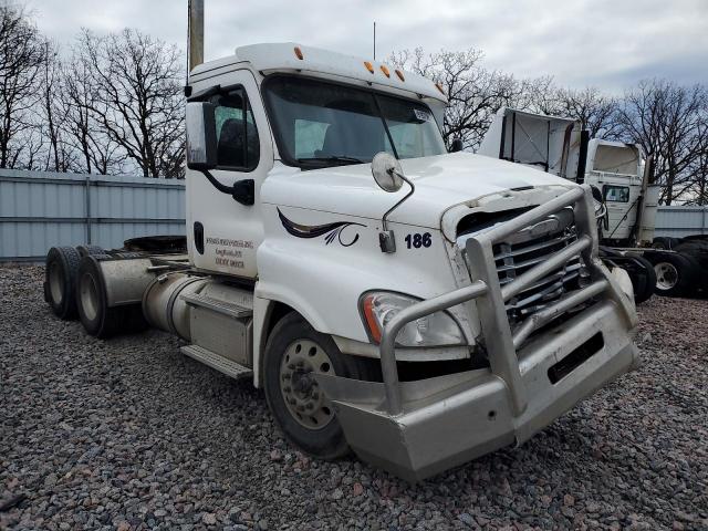  Salvage Freightliner Cascadia 1