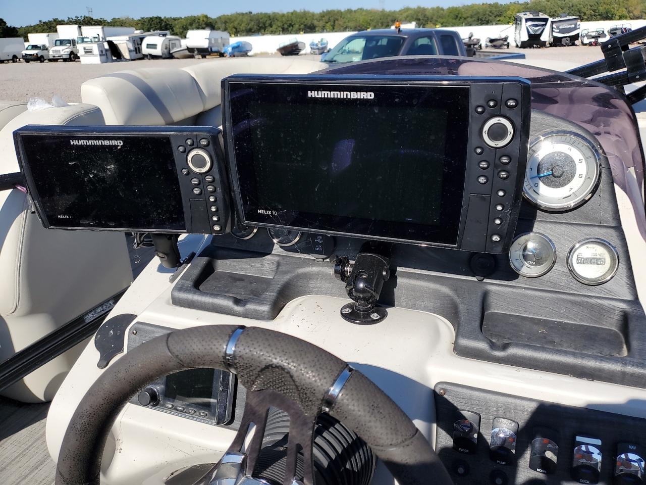 Slyvan Pontoon Image 5