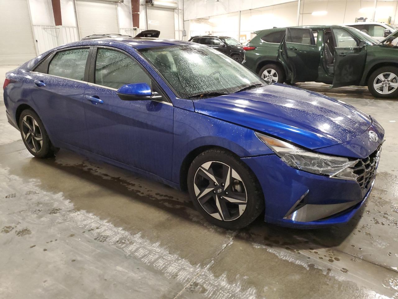 Hyundai ELANTRA Limited Image 3