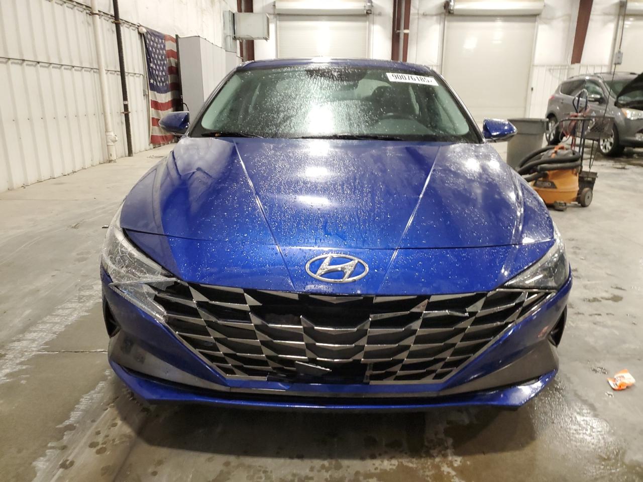 Hyundai ELANTRA Limited Image 2