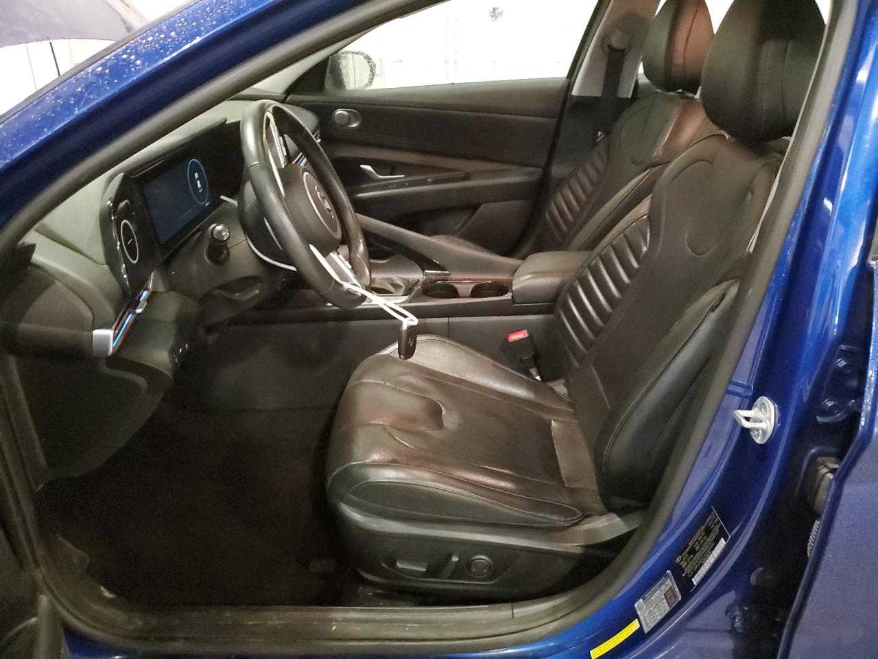 Hyundai ELANTRA Limited Image 6