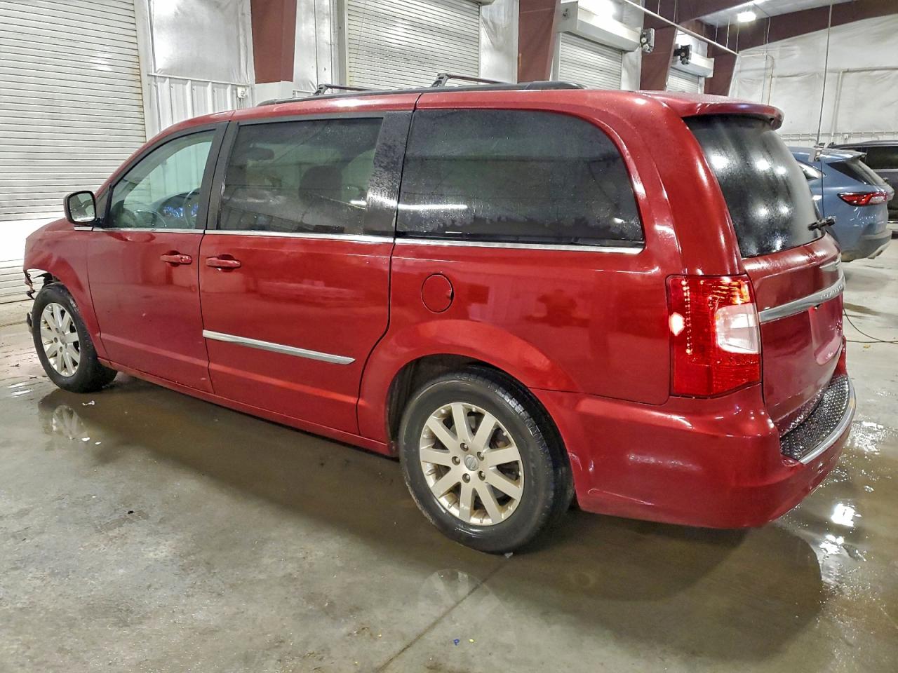 Chrysler Minivan Touring Image 3