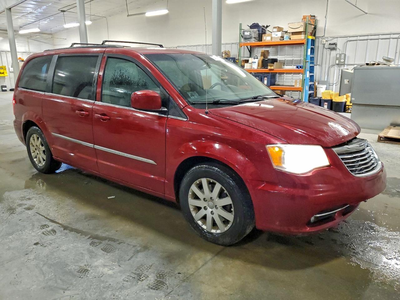 Chrysler Minivan Touring Image 4