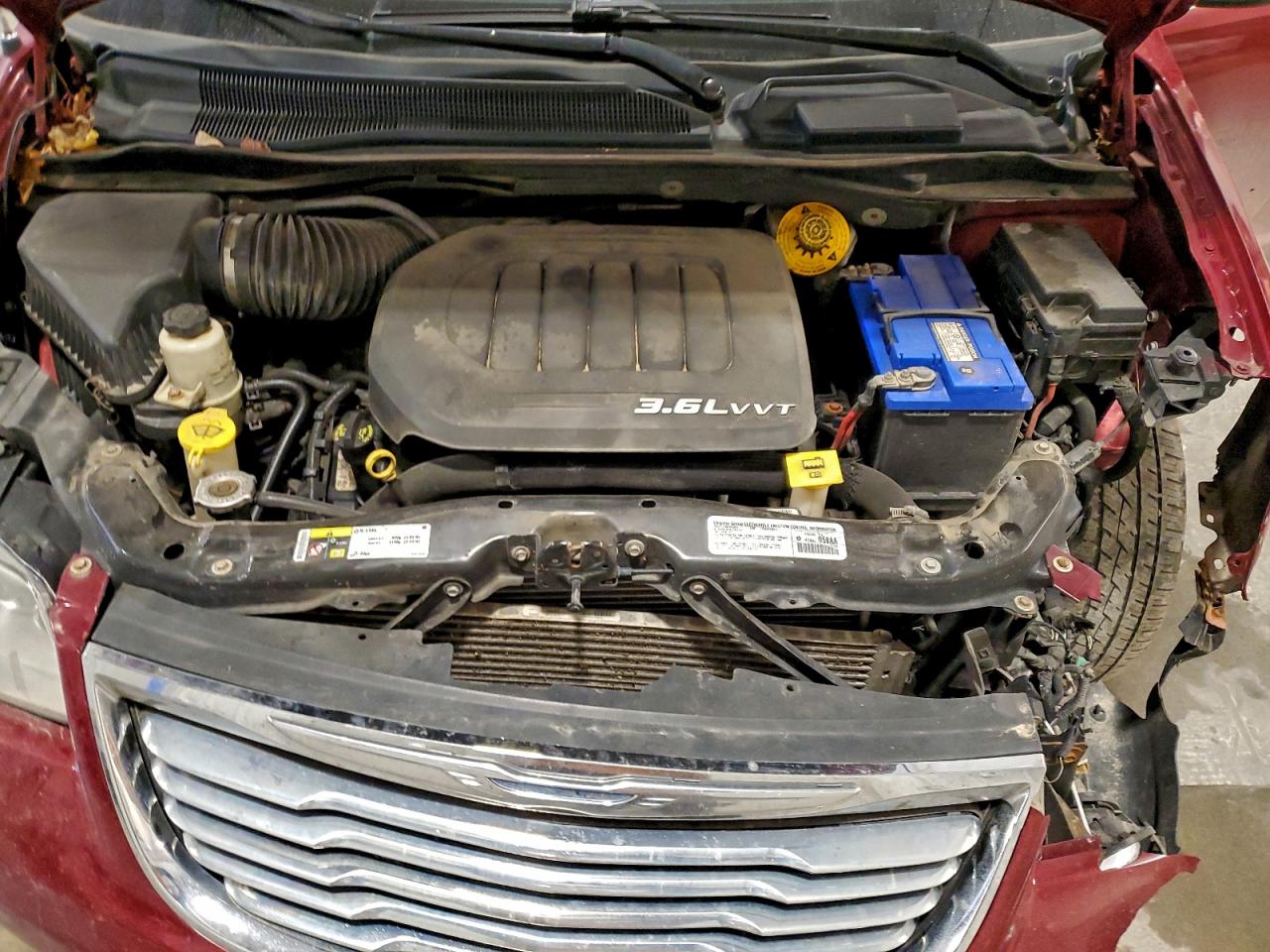 Chrysler Minivan Touring Image 13